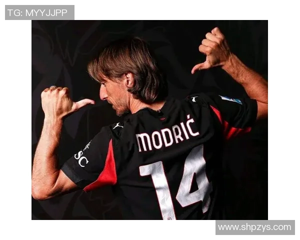 每一个参与者都是传奇的缔造者从球员到球迷共同书写精彩故事 每一个参与者都是传奇的缔造者从球员到球迷共同书写精彩故事